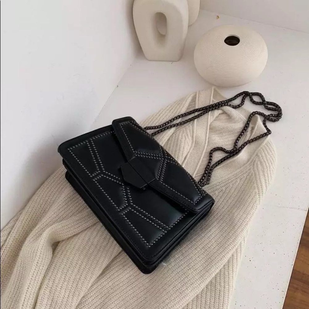 Crossbody Chain Black Purse / Messenger Bag - Picture 5 of 14